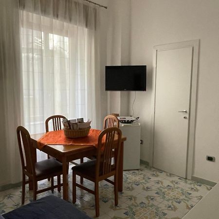 Queen Carolina'S Homes - Apartments In Old Town Naples Exterior photo
