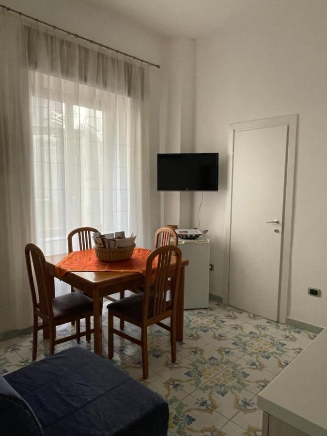 Queen Carolina'S Homes - Apartments In Old Town Naples Exterior photo